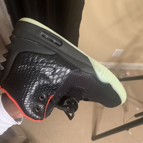 Nike Air Yeezy 2 NRG Solar Red 2012 - Size 12